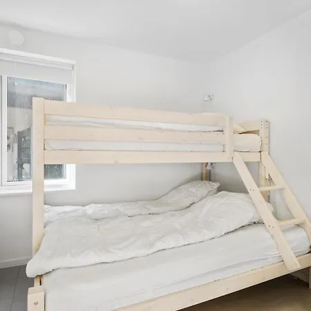 Vakantiehuis 3 Bedroom Lovely In