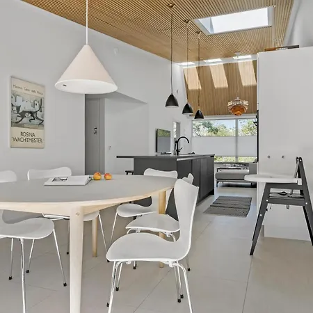 3 Bedroom Lovely In Dom wakacyjny *