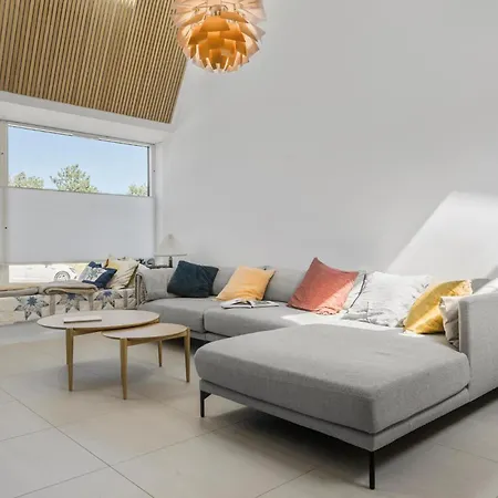 Beautiful In With Kitchen Holiday home