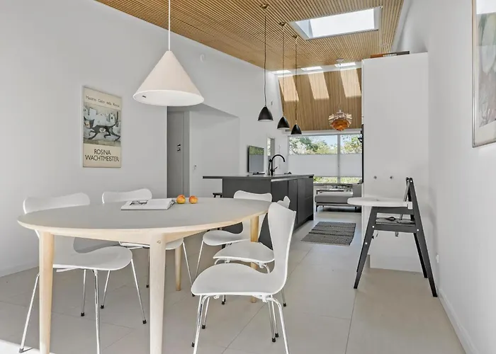 3 Bedroom Lovely In 度假居 *